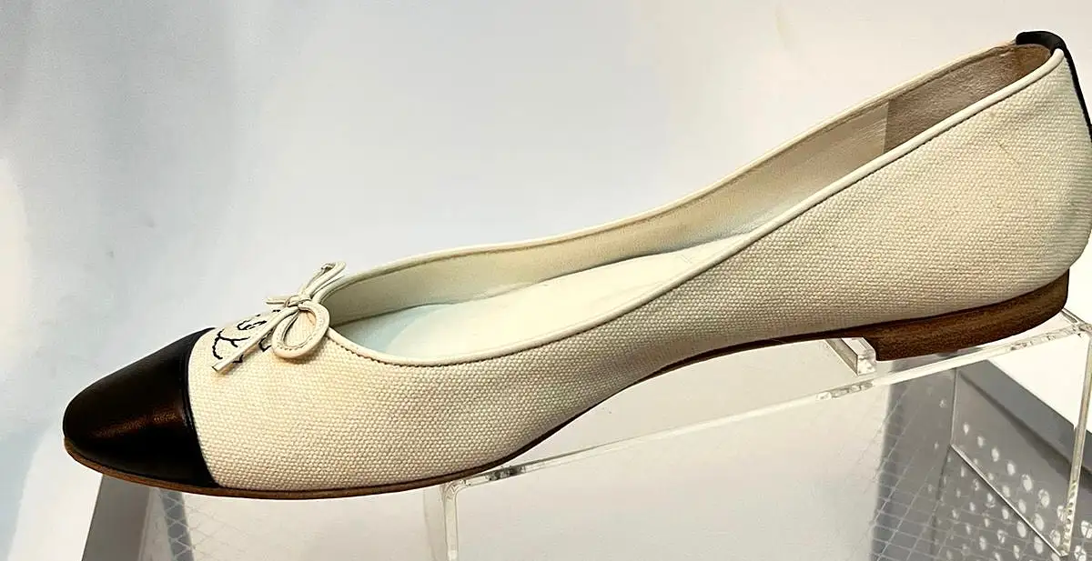 Chanel Ballerina Flats Ivory and Black Canvas CC Shoes EU 39.5 US 8.5