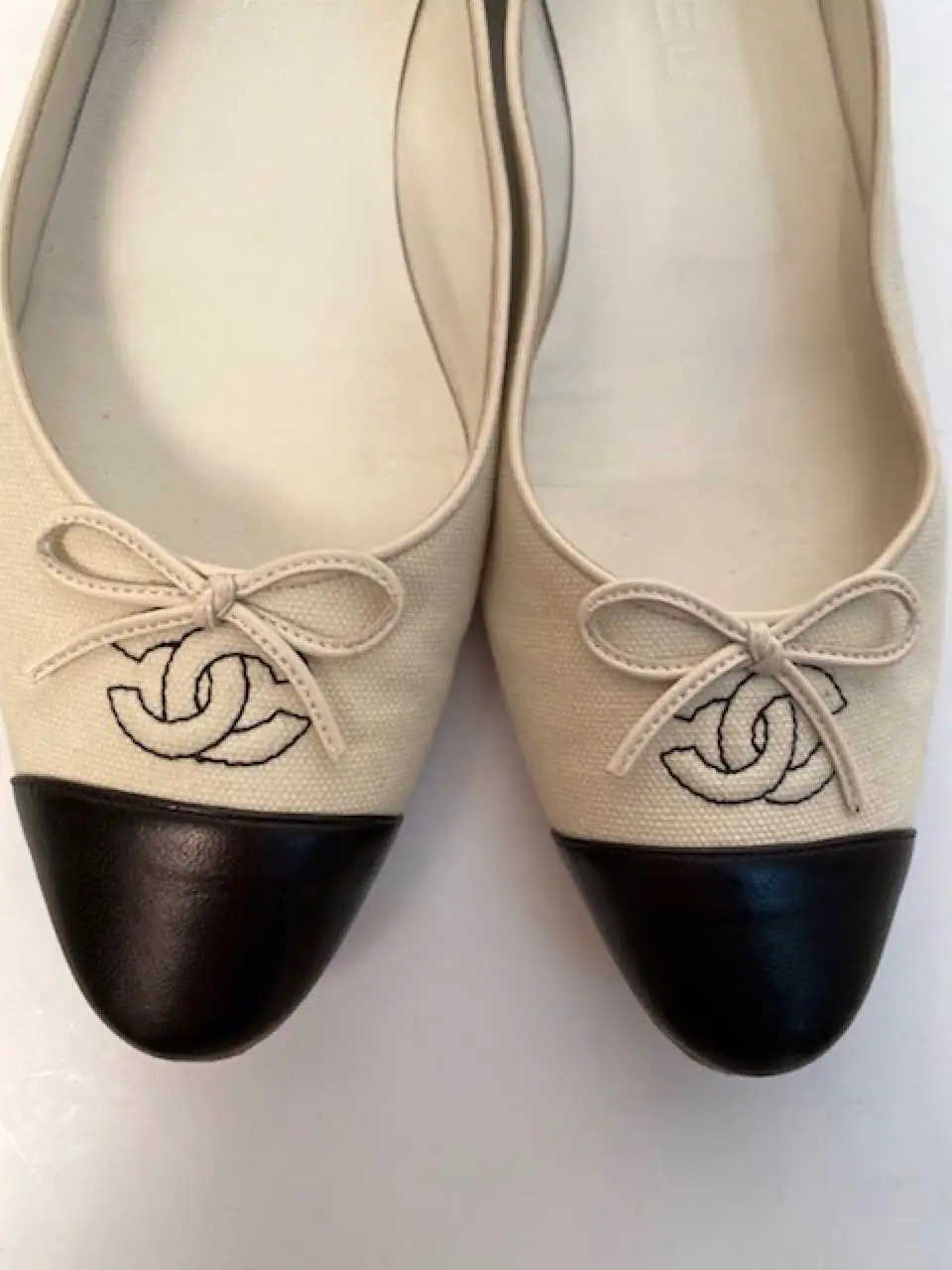 Chanel Ballerina Flats Ivory and Black Canvas CC Shoes EU 39.5 US 8.5