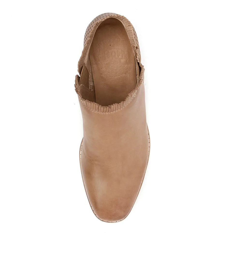 SILENT D Ilana Camel Leather